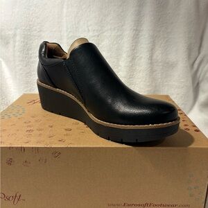 Eurosoft by Sofft Black Leather Wedge Slip-On Shoes – New in Box – Size 9